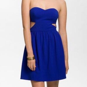 Blue strapless dress with cut out